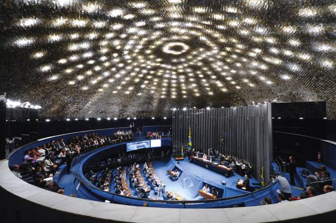 Proposta acaba com auxilio-moradia para senadores e deputados