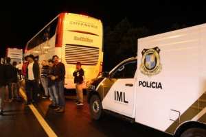 Passageiro saca arma e mata 3 assaltantes de ?nibus na BR-116 imagens/thumbs/12-02-2020_assaltantes_mortos.jpg